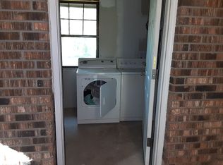 205 2nd St, Collins, MS 39428