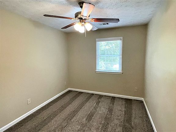 5th image of 171 Harrington Ln