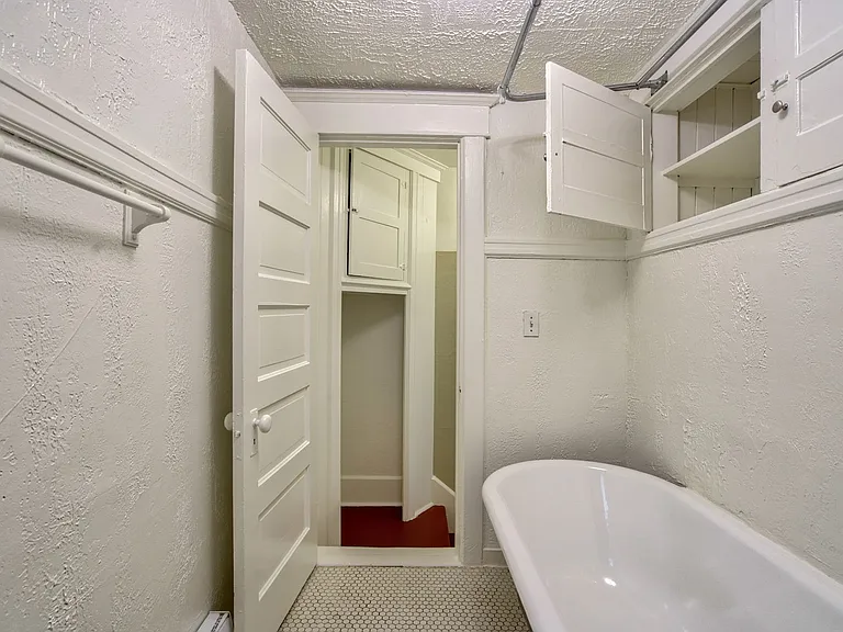 Teasdale Apartments — Photo 23