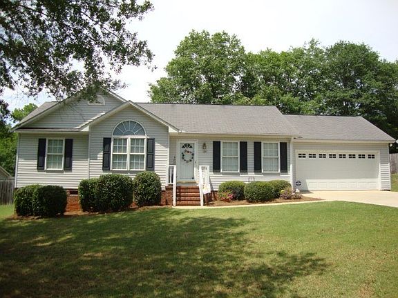 2nd image of 124 Caroway Ct