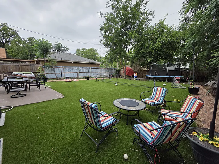 1404 Clinton Ave — Photo 1
