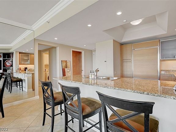 5th image of 322 Karen Ave #3304