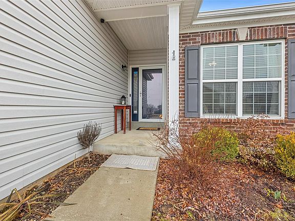 3rd image of 409 Fox Sedge Ct