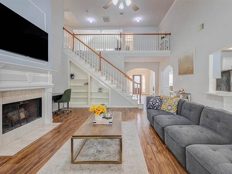 1606 Barrington Hills Ln — Photo 24
