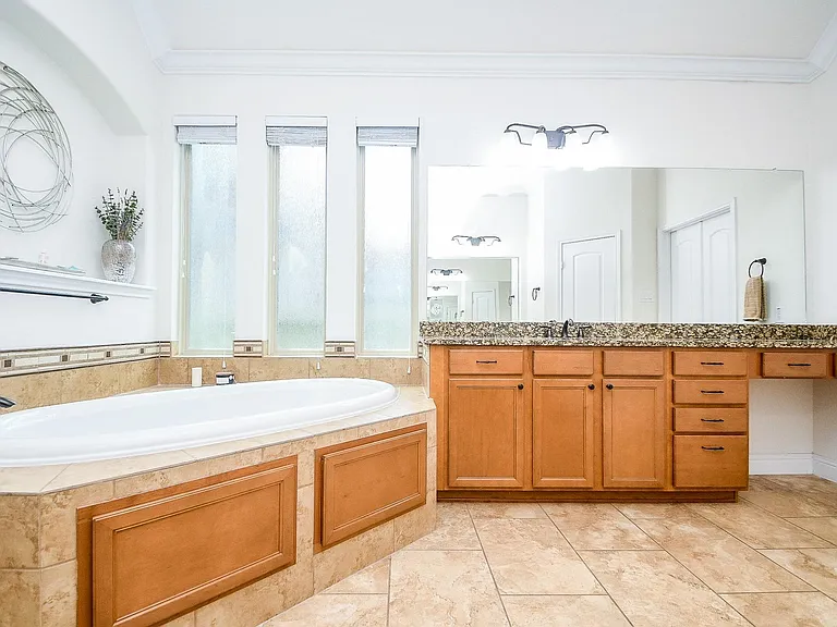 28426 Rolling Ridge Dr — Photo 19