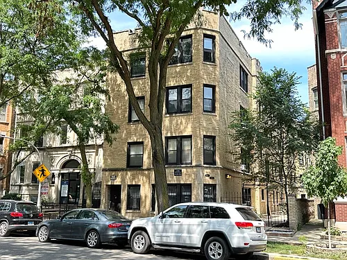 648.5 W Roscoe St Photo 1