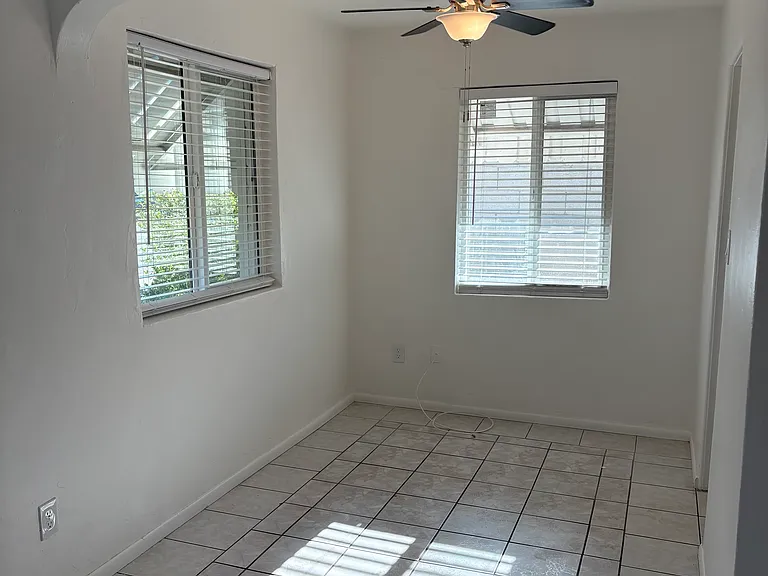 618 E Clarendon Ave #A — Photo 10
