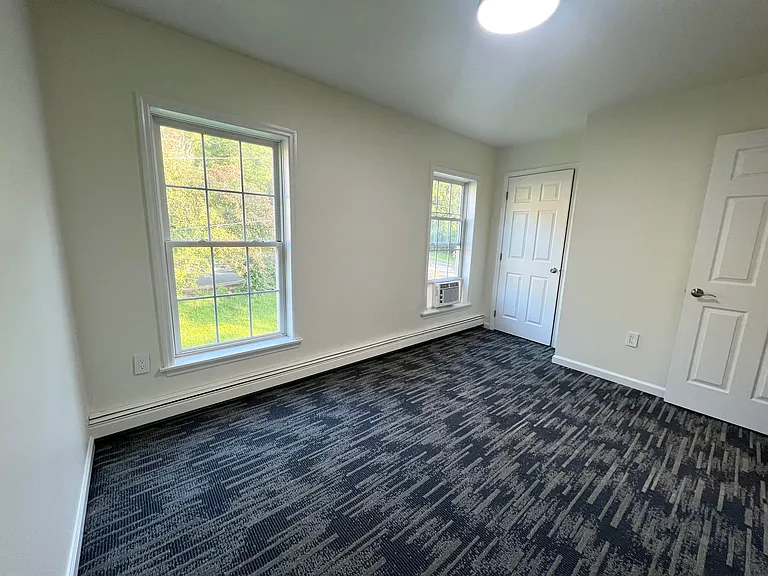 211 Hill Dr — Photo 4