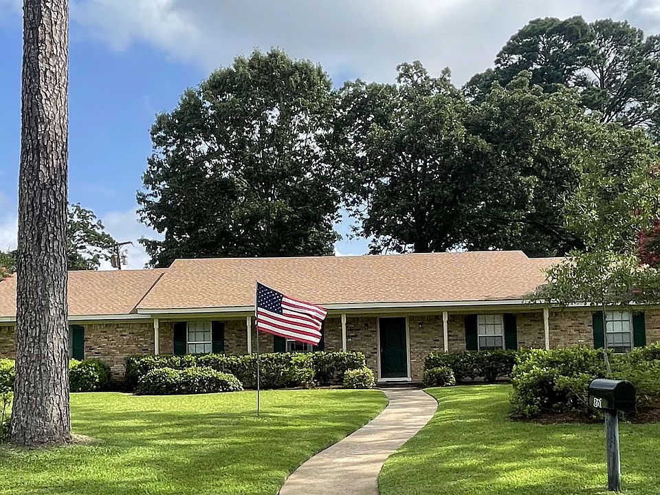 1st image of 801 Coleman Dr