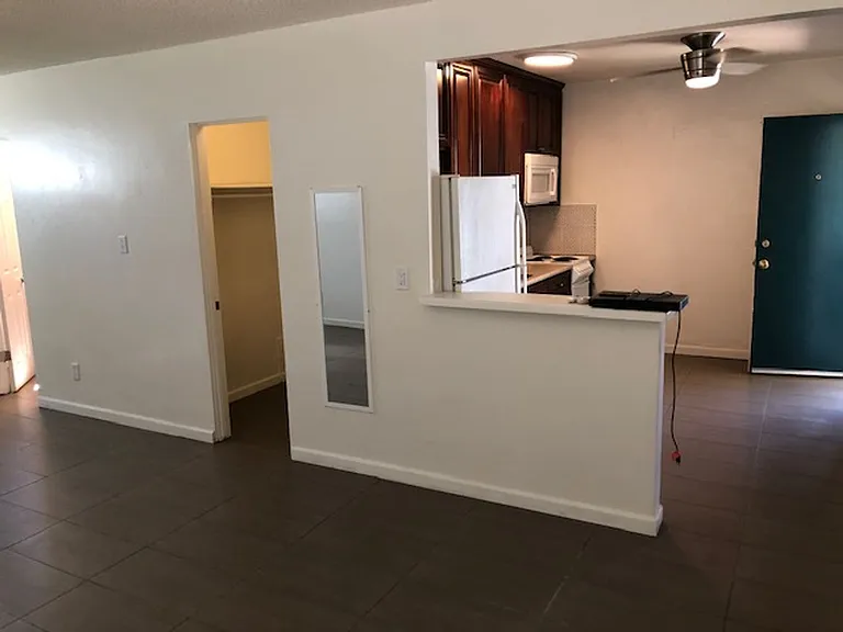 588 E. Mel Avenue - Hermosa Palms — Photo 7