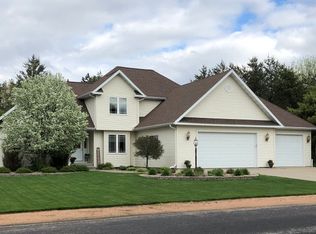 3301 Glacier Dr, Stevens Point, WI 54481