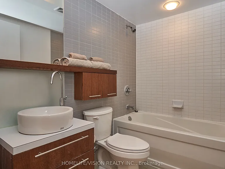 25 Carlton St #1906 — Photo 7