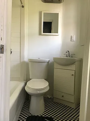 Rented by Really NY LLC | media 24