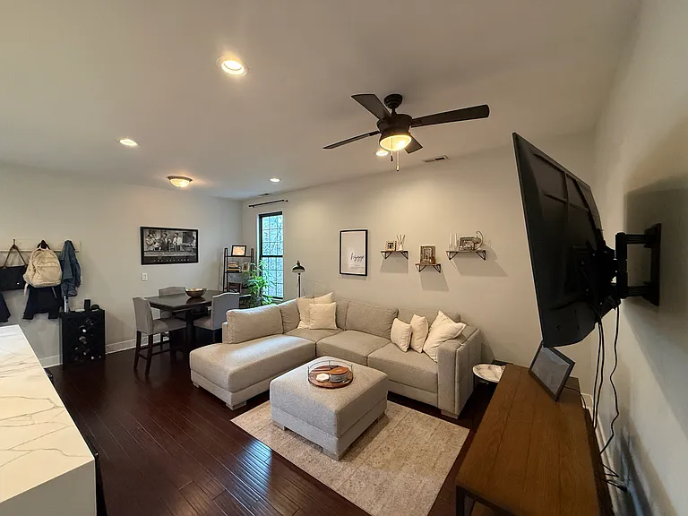 2440 W Iowa St #2 — Photo 12