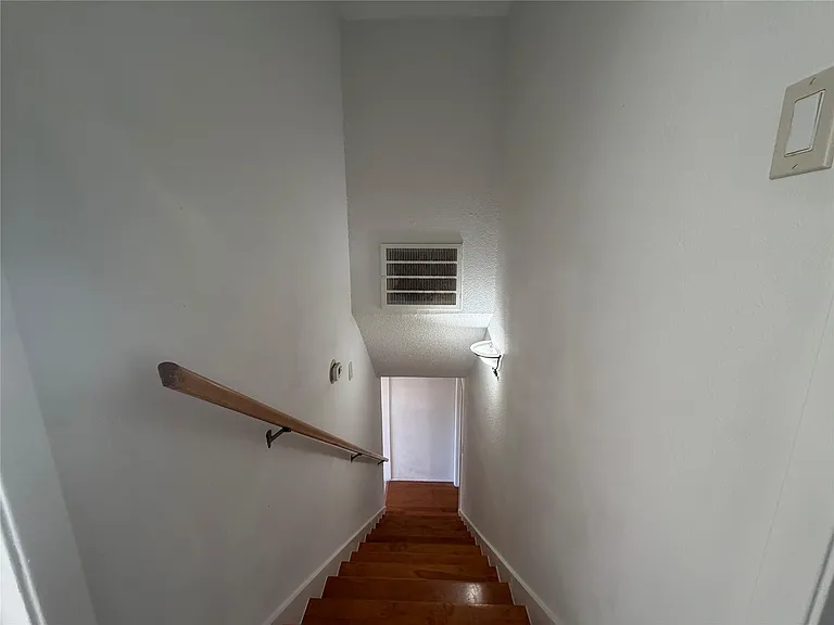 7821 Cook Rd — Photo 14