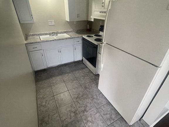3rd image of 5035 Fletcher Ave APT 10