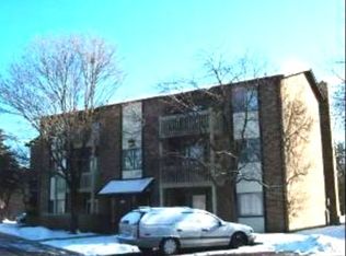 2266 Nichols Rd APT F, Arlington Heights, IL 60004