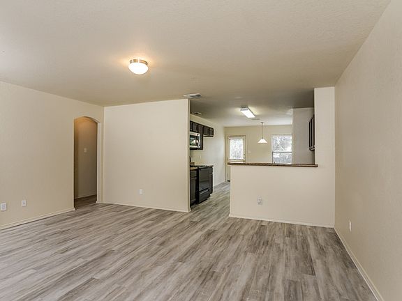 4th image of 2811 Aspen Mdw