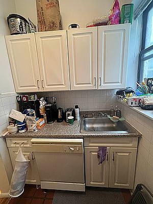 4th image of 415 W 52nd St #5E