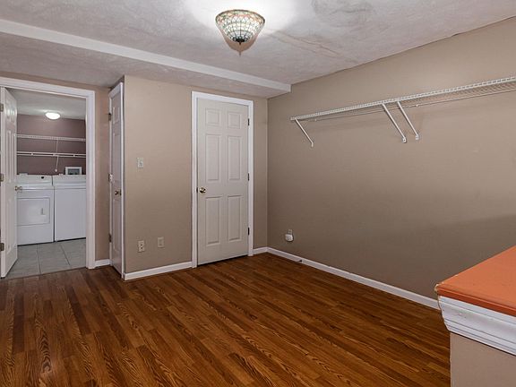 5th image of 214 Wall St #D