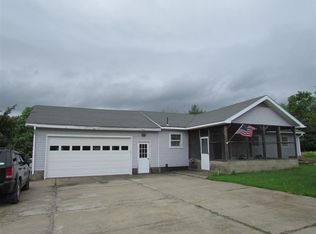 15 Katies Ln, Valley Falls, NY 12185