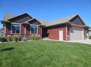 2149 S Silverpine Ct, Sioux Falls, SD 57110
