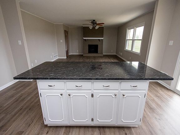 5th image of 564 Cardwell Ln