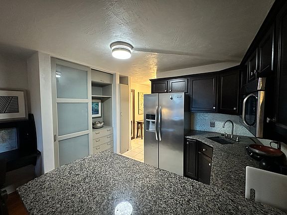 5th image of 224 E Garden St APT 104