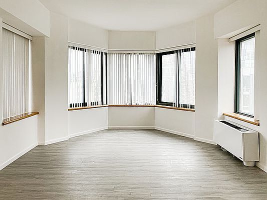 3rd image of 201 W 72nd St APT 16A