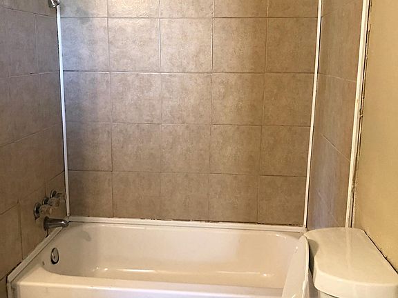 5th image of 735 Rosedale Dr #B