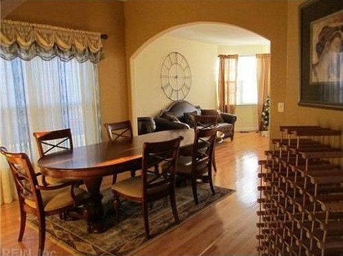 3rd image of 208 Salisbury Ct