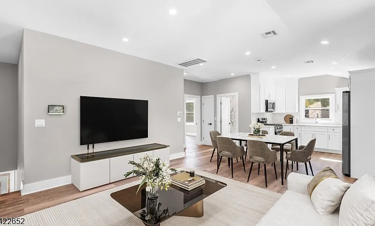 715 Evans St #2 — Photo 3