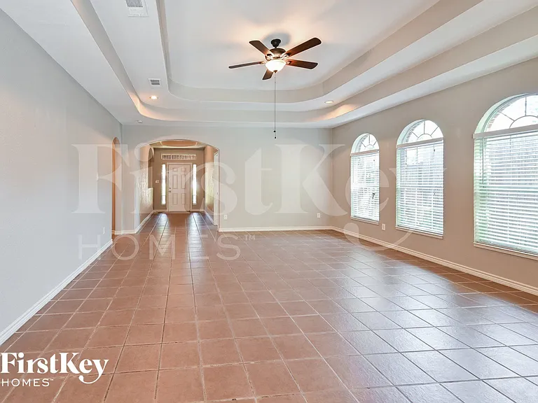 4447 Donalbain Dr — Photo 2