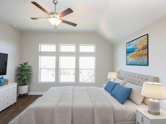 4th image of 5108 Alonso Dr