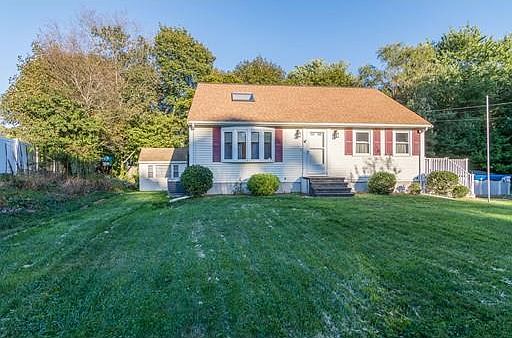 3rd image of 214 Summer St