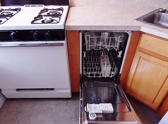 Rented by Sunrise Real Estate | media 10