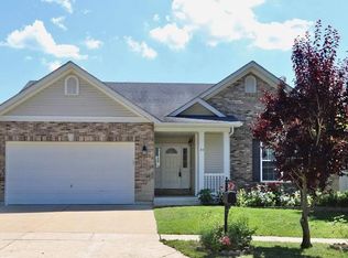 34 Winter Pond Dr, Fenton, MO 63026