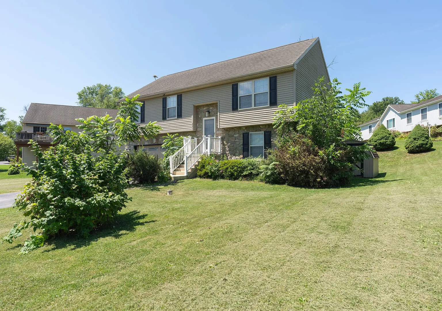 2072 Sheaffer Rd — Photo 2