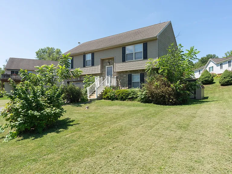 2072 Sheaffer Rd — Photo 2