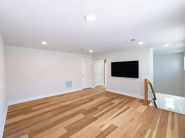18 Whitaker Ln — Photo 25