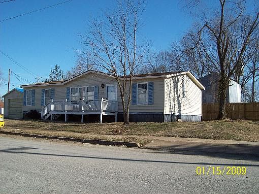 1st image of 204 Crockett St