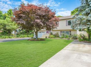 75 Bieselin Rd, Bellport, NY 11713