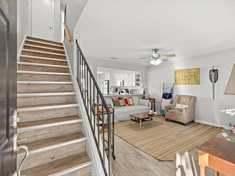 Albany Apartments | Tampa, FL | Living Room
