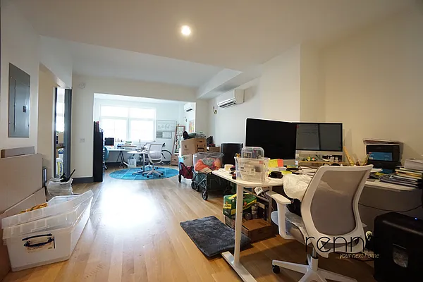 Rented by Rennit Inc. | media 9