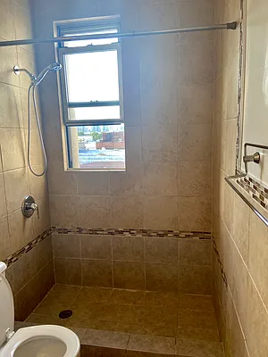 Rented by LDMI Realty Group LLC | media 33