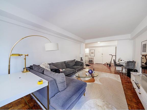 2nd image of 140 E 56th St APT 12E