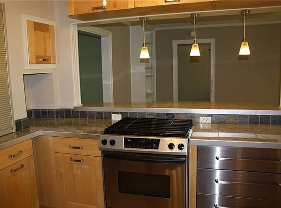 4th image of 3433 Brady Ave