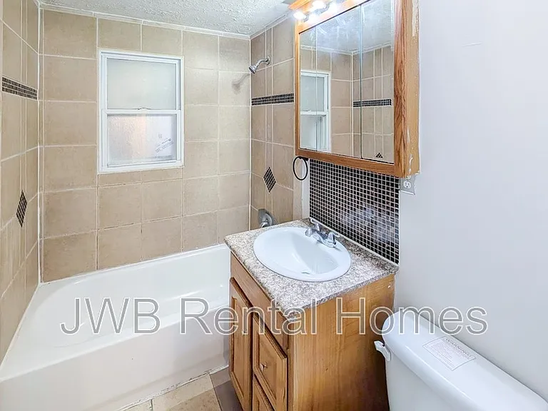 1720 Brooker Rd — Photo 8