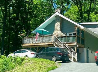 1022 Valhalla Dr, East Stroudsburg, PA