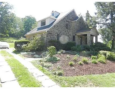 1327 Washington Rd photo 1